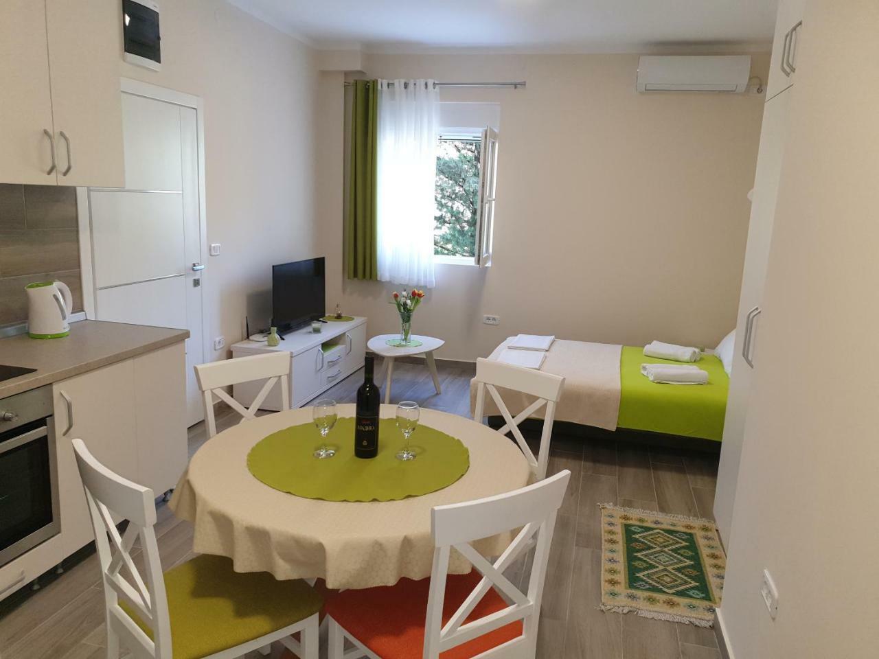 Apartments Jadran Tivat Kültér fotó
